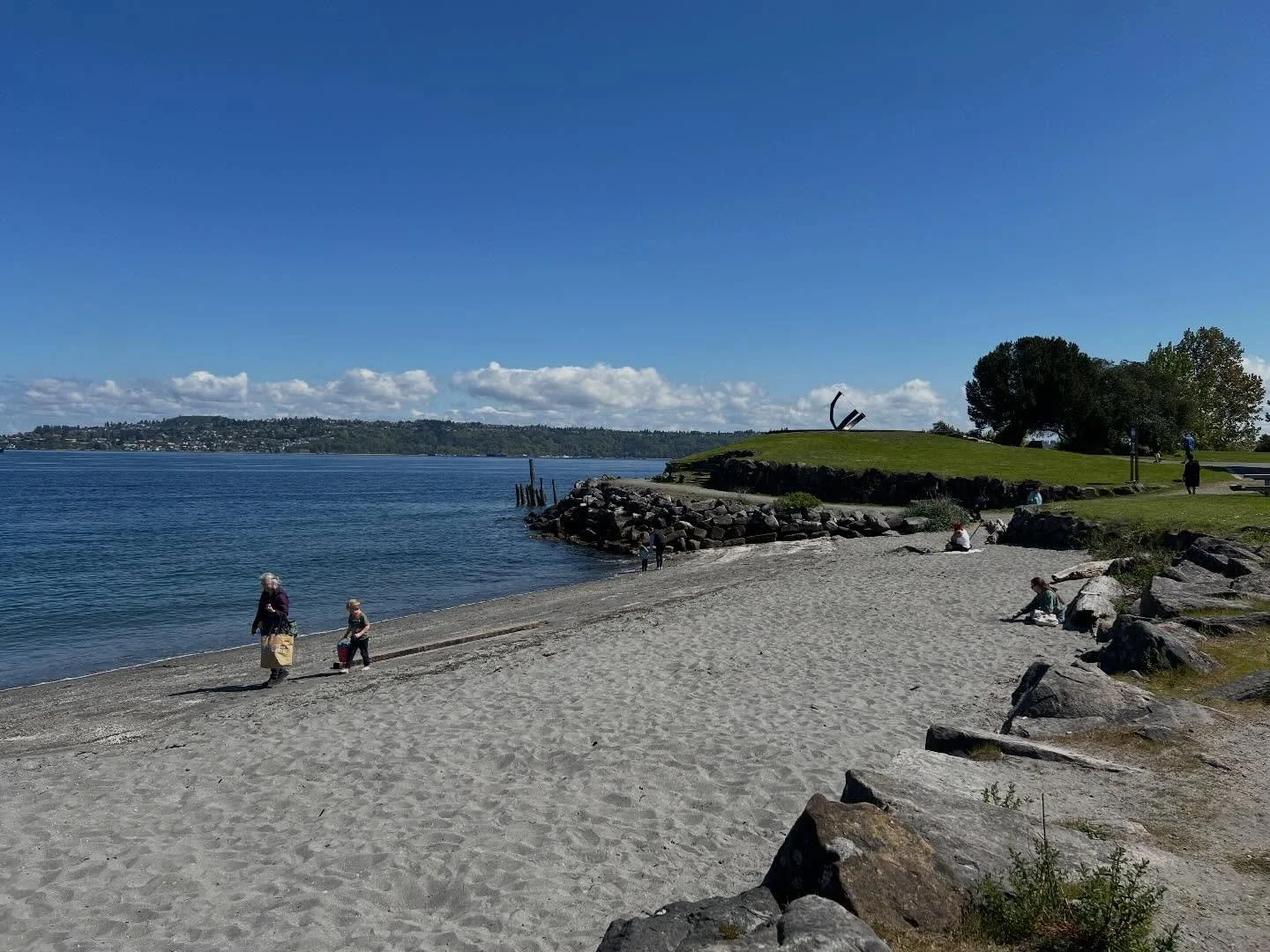 ⭐️ 5 good (beautiful/delicious/life-affirming) places right down the street from our North Tacoma View Cottage listing (if you don&rsquo;t care about the beach, cozy coffee spots, fresh seafood, live music, or nature views you should probably just sk