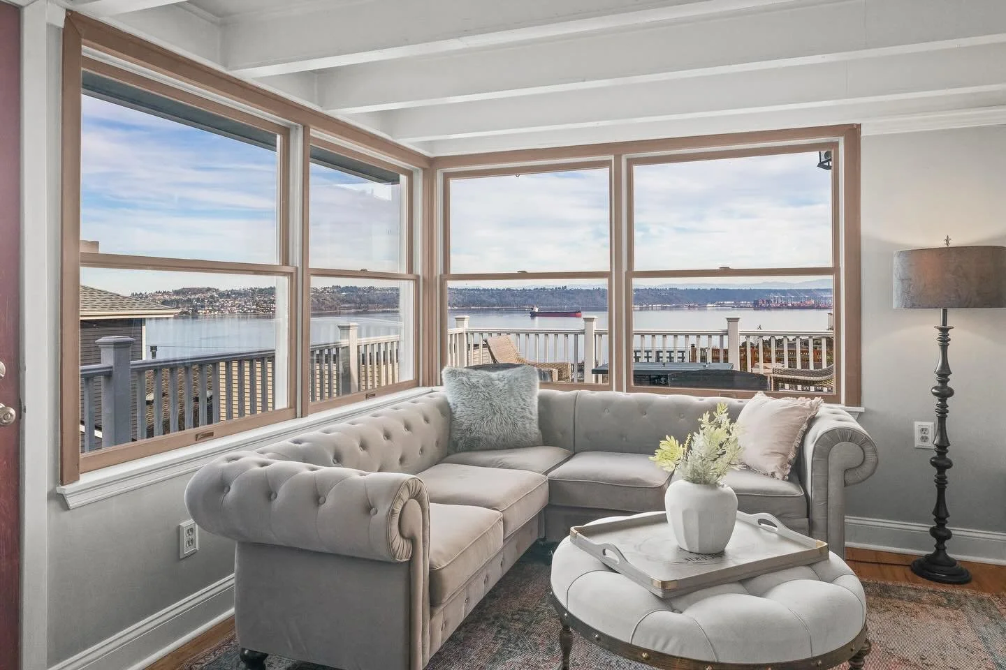 Who would you have over?
&ldquo;When entertaining friends and family we are always complimented on the coziness of the home and the amazing view and surrounding neighborhood.&rdquo; - Homeowner

Beautiful when you have people over to watch summer fir