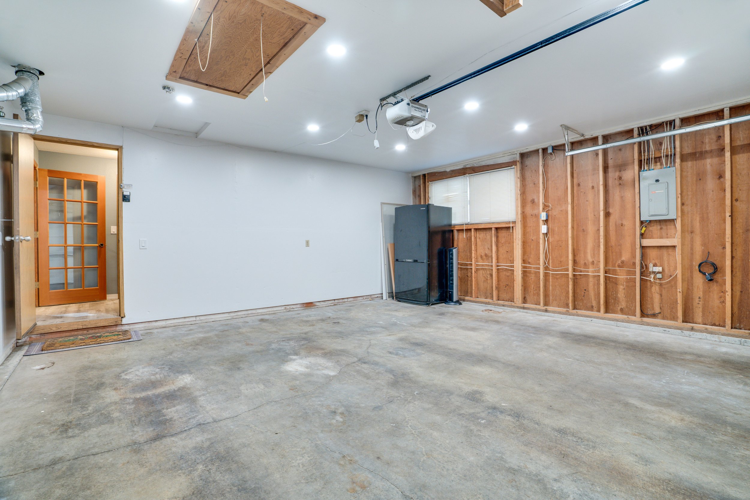 Garage Interior Puyallup 3 Bedroom.jpg
