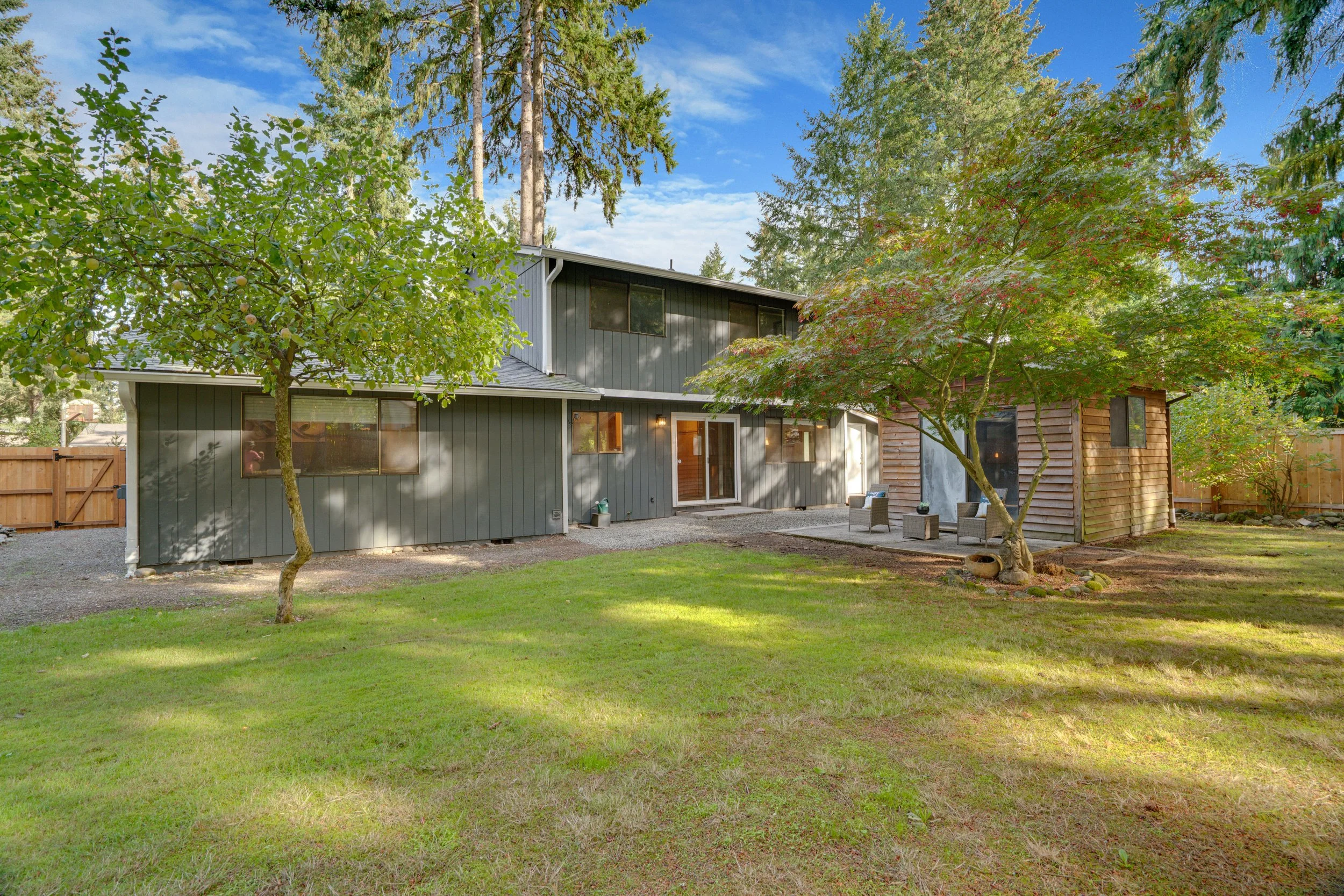 Back Yard with Garden Studio Puyallup 3 Bedroom.jpg