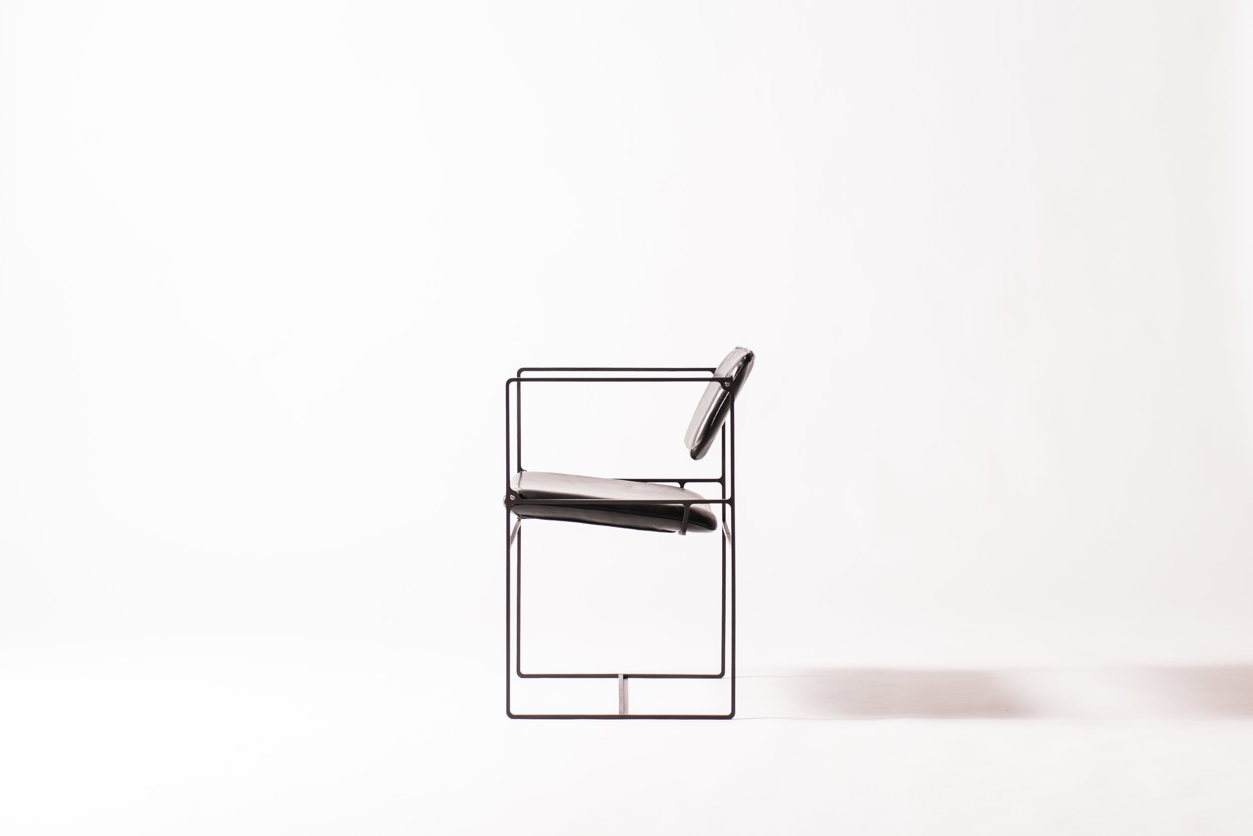 PIVOT CHAIR