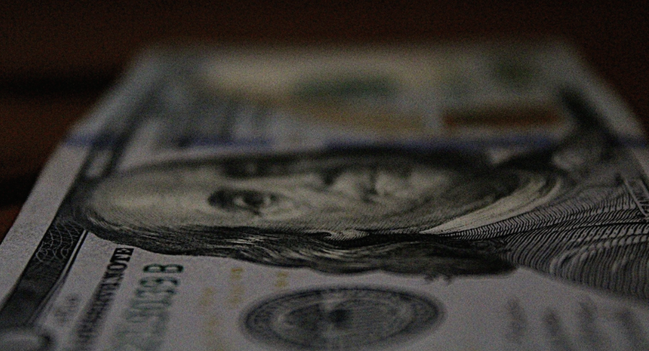 Declining US Dollar: Economic Energy and Global Impact