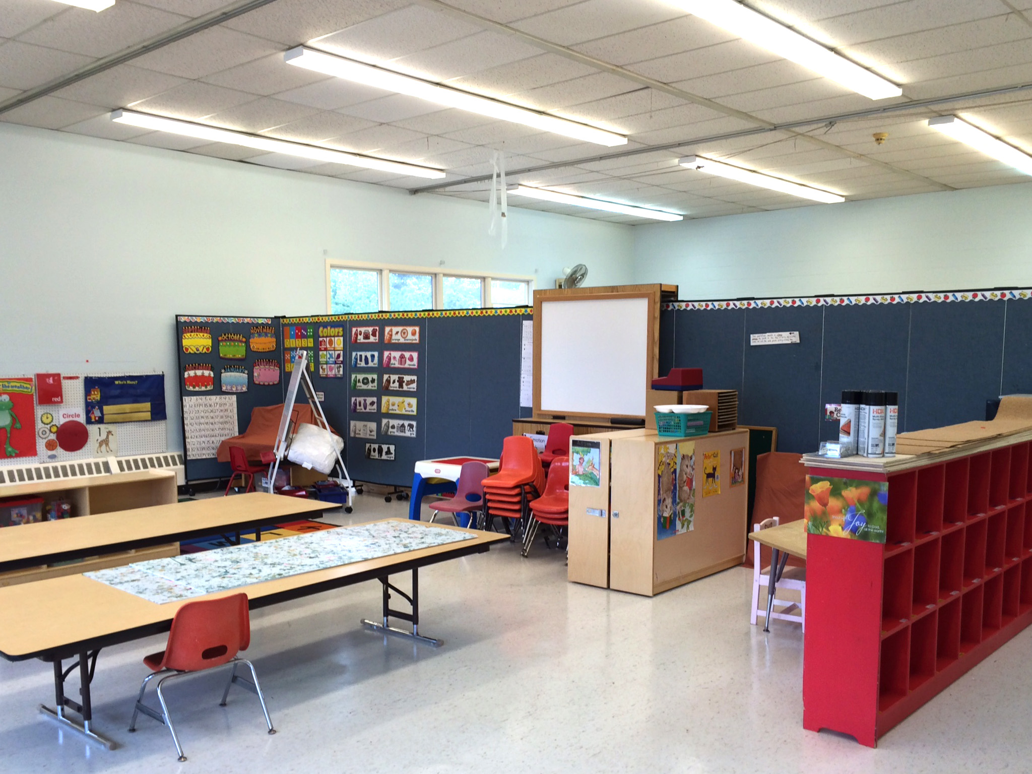 Screenflex makes 2 classrooms from one