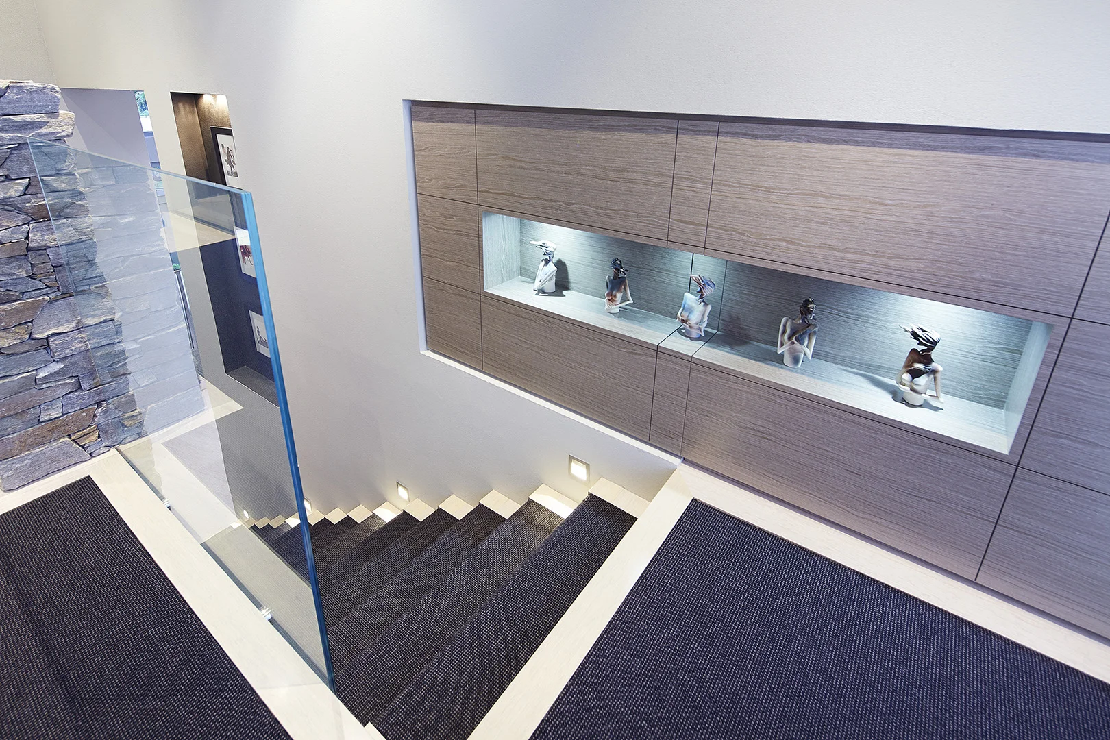 087 WEMBLEY RESIDENCE 2013 (31).jpg