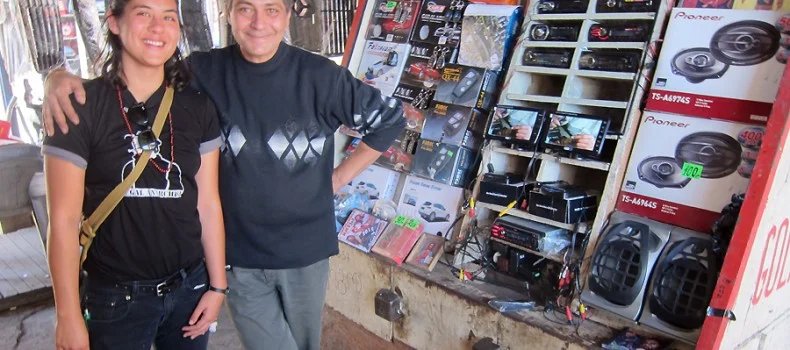 Screening films made at the market in the market. 