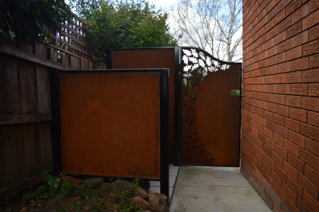 McLaren Bespoke - screens