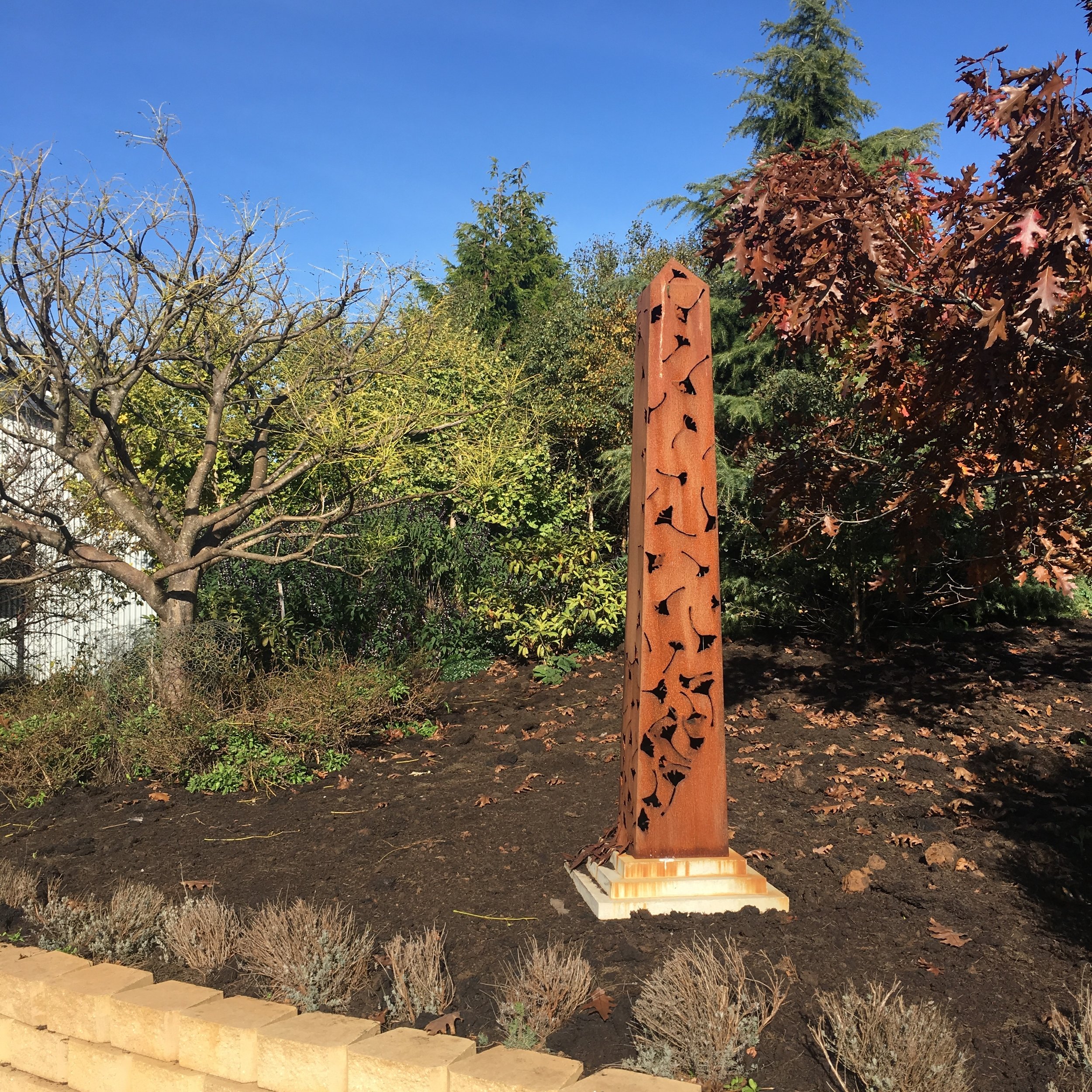  Ginkgo Obelisk 