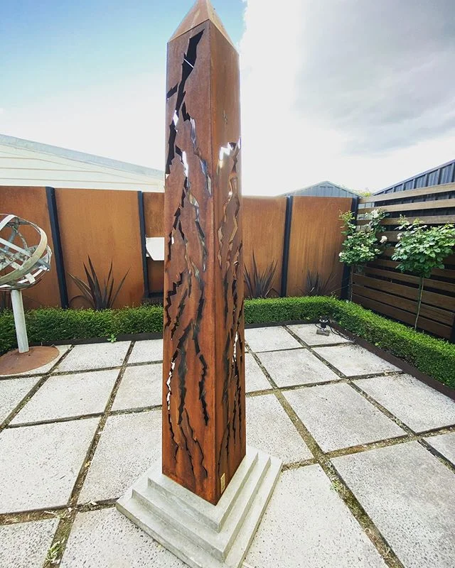 Most “striking “ obelisk to date (see what I did there) featuring a lighting inspired cut out in corten steel with a brushed stainless steel inner reflecting light. Designed to incorporate led lighting, it will be even more striking of the night. #gardenart #sculpture #obelisk #instatas