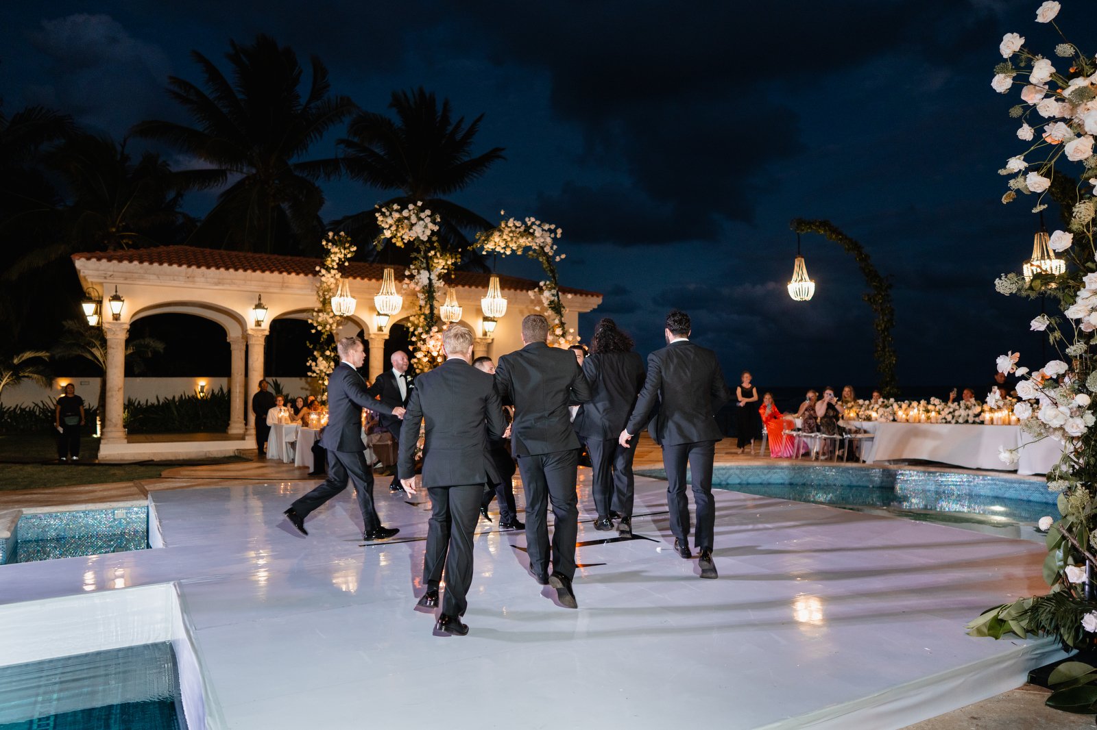 Stunning-Modern-Formal-Wedding-in-Mexico-Villa-La-Joya-M-L-064.JPG