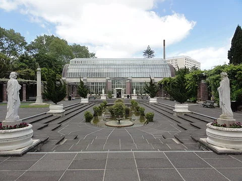 480px-Auckland_winter_garten_tropic_house.jpg