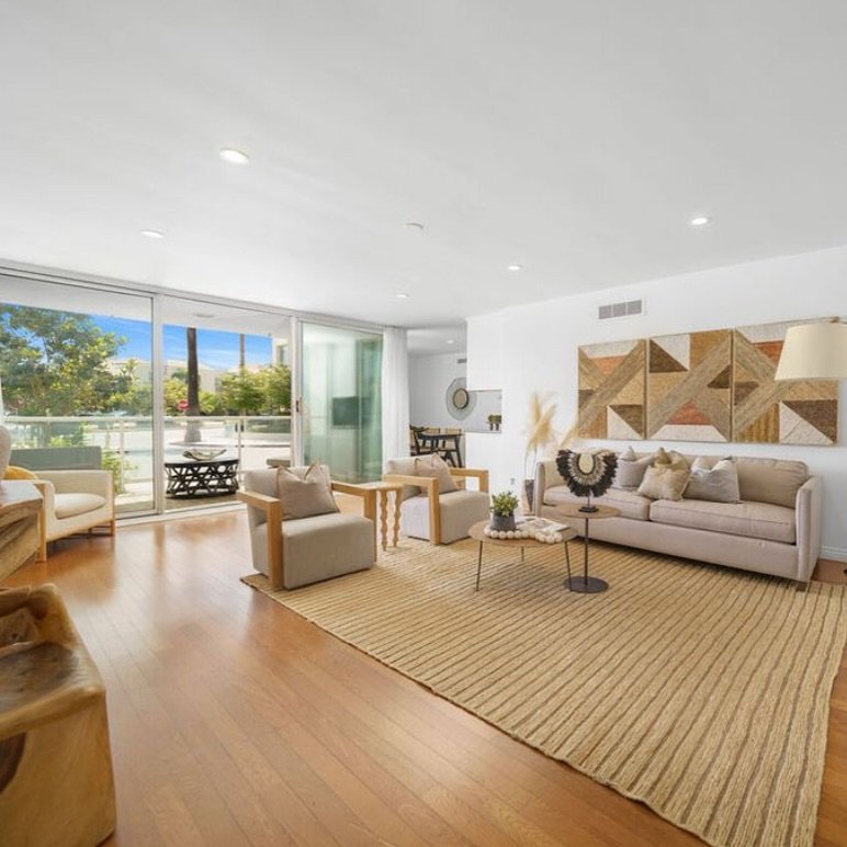 Just SOLD 

Just sold this beautiful condo in Beverly Hills to my buyers! We were able to purchase it under asking price with credits and another price reduction in escrow! 

Looking to buy, sell or invest?
818.939.1439
Daniel.S@Compass.com
DRE#01937