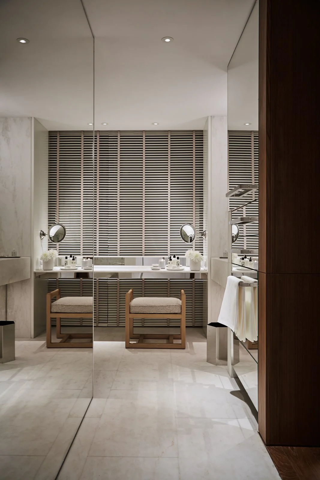 Chanintr Windshell_360.jpeg