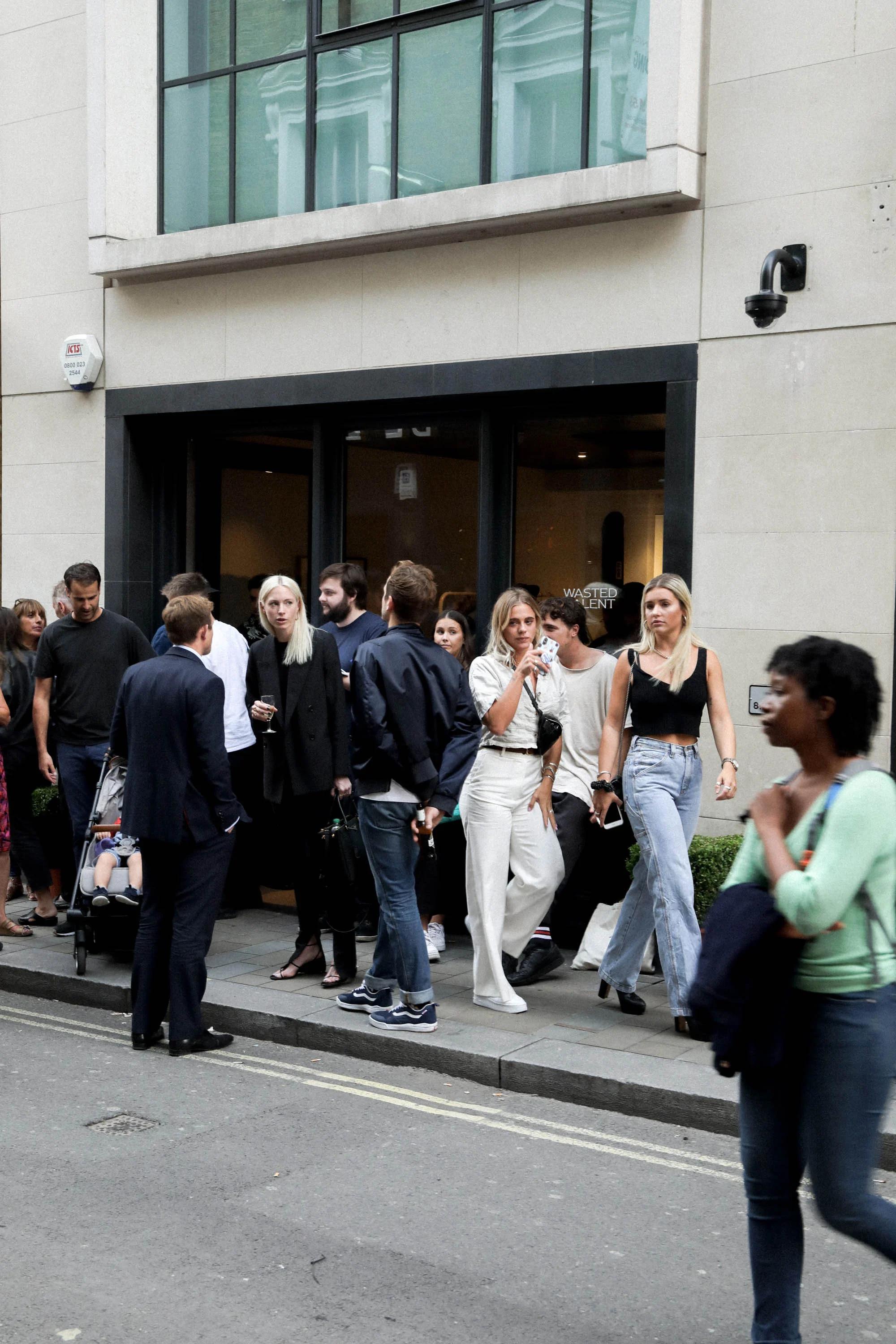 WT X GLOBE LONDON-19.jpg