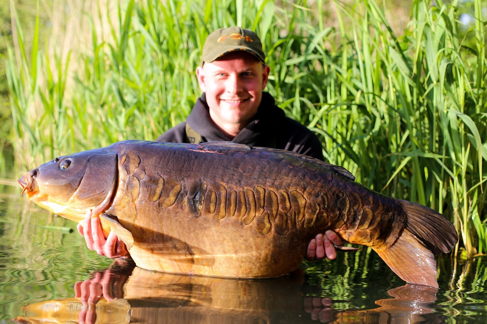 What a fish! Kempy's Linear at 48lb 4oz
