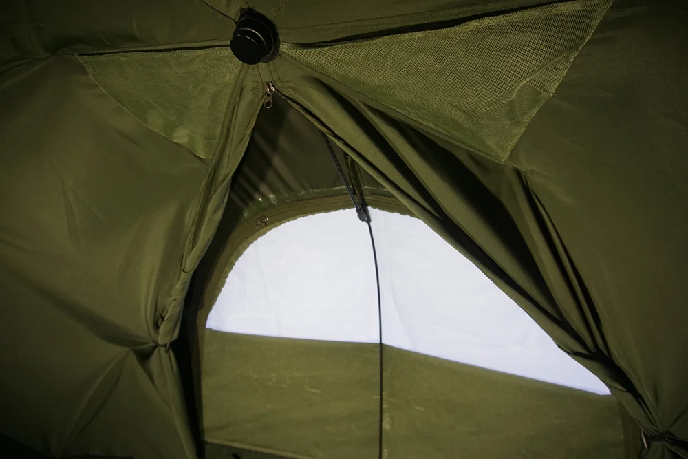 The rear vent can be kept ajar even in the rain