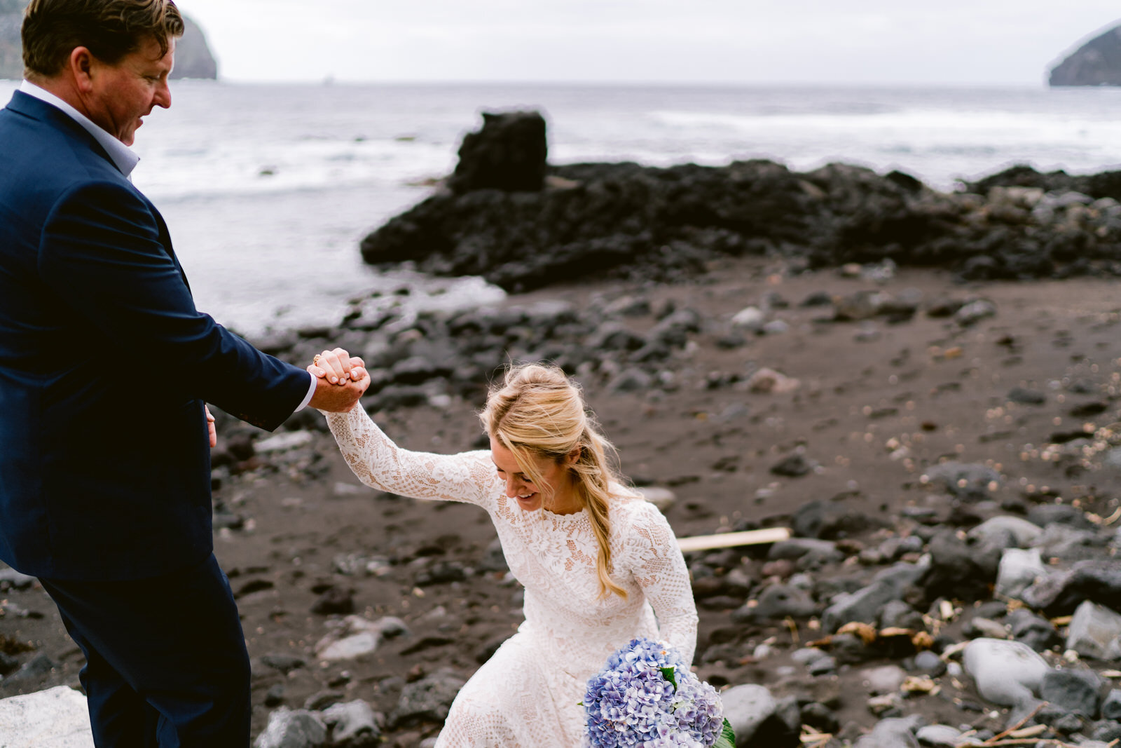 Elopement in the Azores. Cpuple getting married in Portugal. Elopement photography in Europe. Epic locations to elope in the world. Sao Miquel island Azores wedding (28).jpg