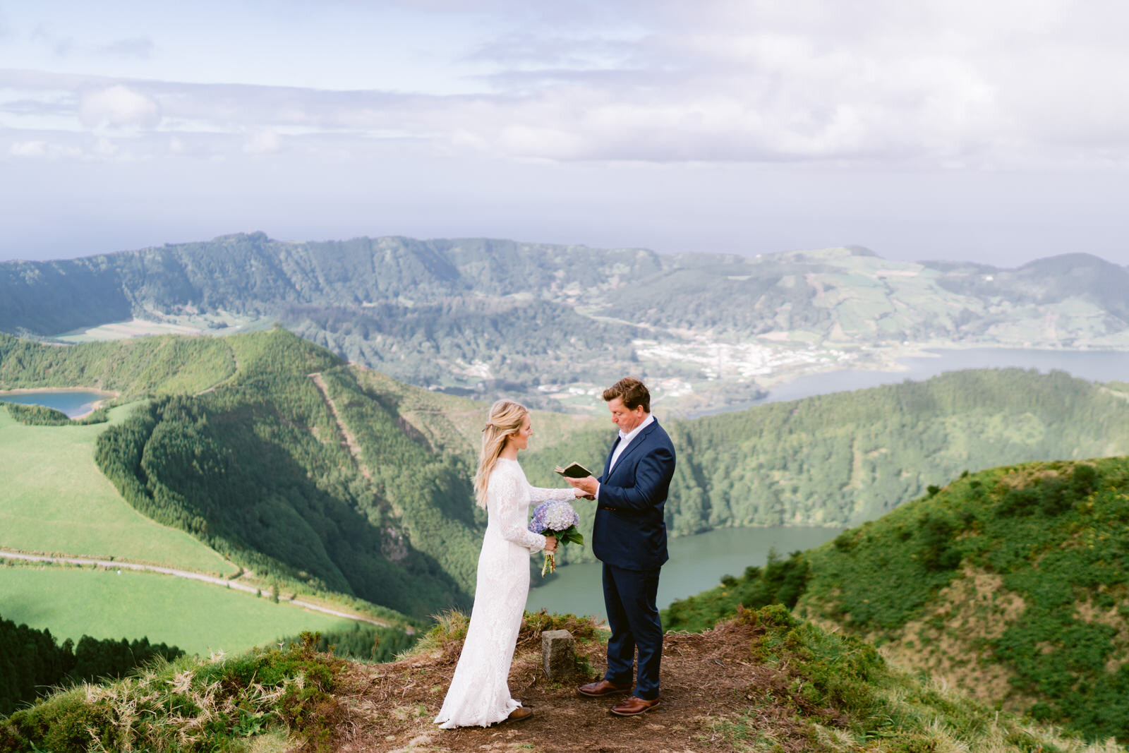 Elopement in the Azores. Cpuple getting married in Portugal. Elopement photography in Europe. Epic locations to elope in the world. Sao Miquel island Azores wedding (32).jpg
