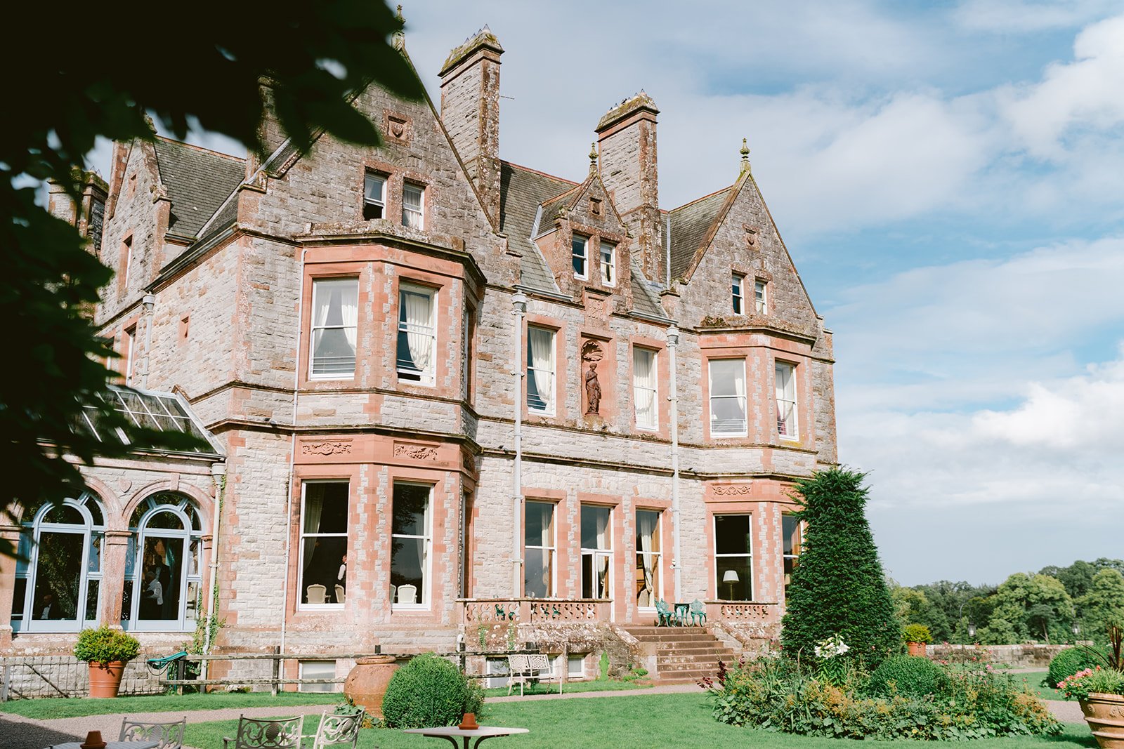 Castle Leslie Wedding photography, castle wedding Ireland, best irish wedding venues, Castle Leslie wedding photographer, black tie wedding ireland, top wedding venues Ireland (89).jpg