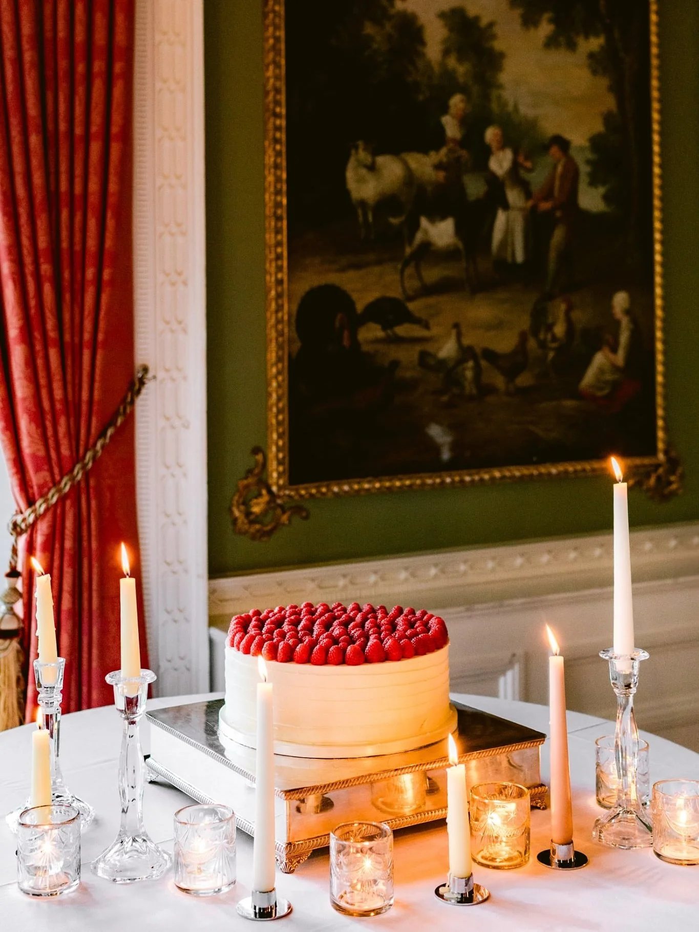 A moment for Raine &amp; Andrew&rsquo;s gorgeous raspberry @carolinegouldingweddingcakes cake 💖💖💖

Wedding Planning &amp; Design @kaynorthrup @niaraiman
Photo @hellosugar_photography
Venue @luttrellstowncastleresort
Live Entertainment @courtneyfid