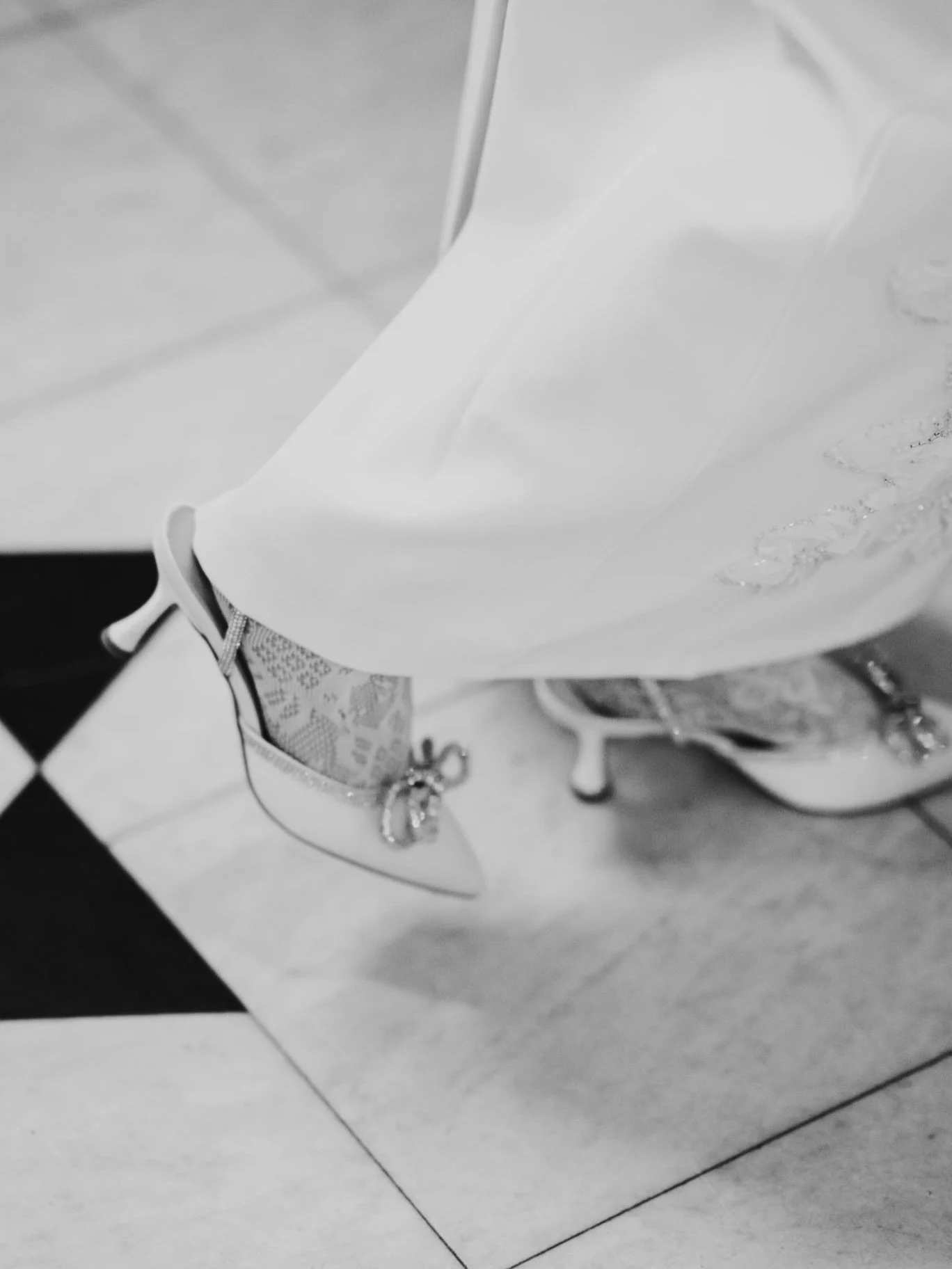 A few black and whites from the recent intimate civil ceremony in Belfast 🖤 Love a romantic micro city hall wedding 🤍📸

#northernirelandweddingphotographer #irishweddingphotographer #cityhallwedding