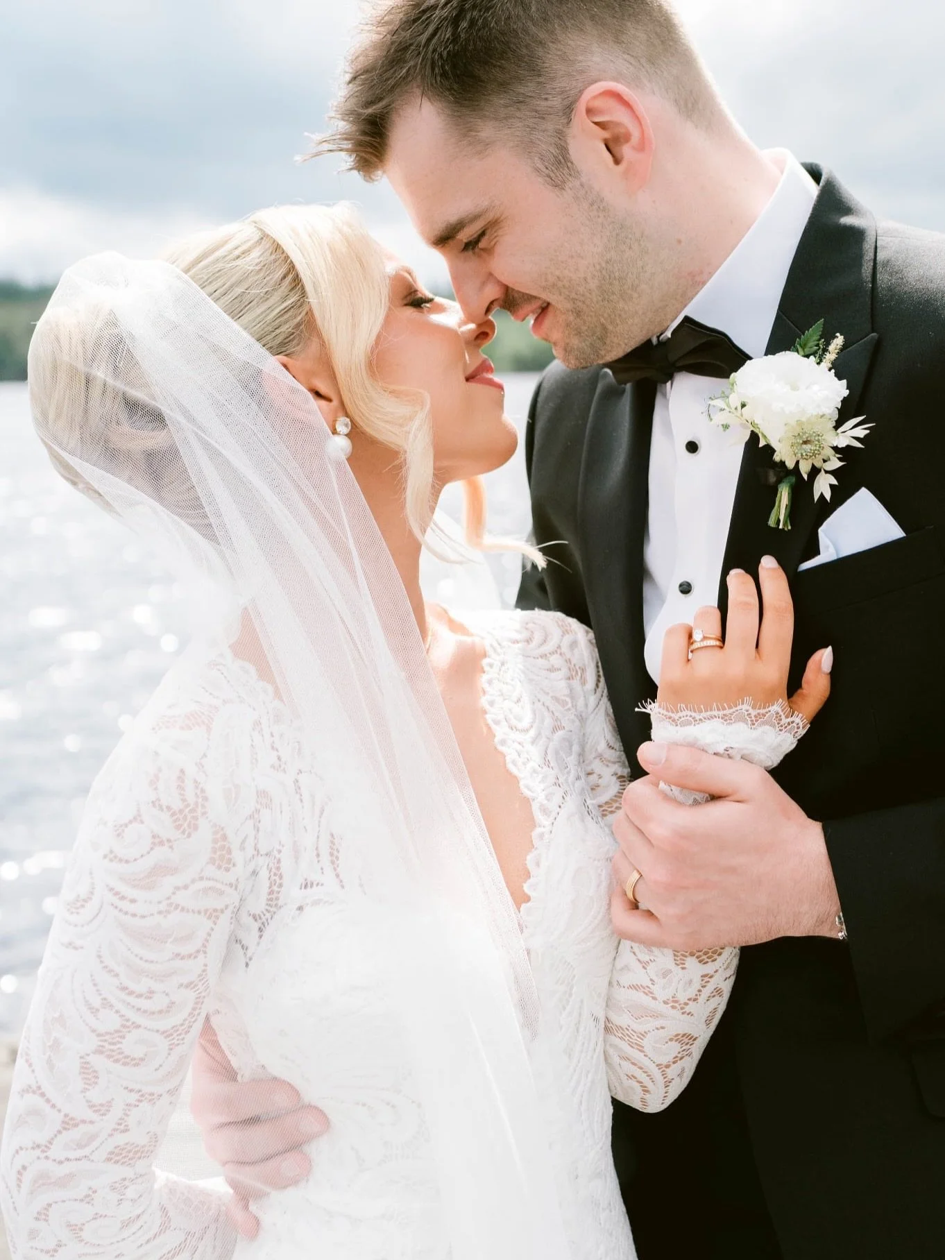 Sinead &amp; Sean on their wedding day 🌿🥂 It was an amazing day filled with joy, sunshine and love! 
These two are currently in Japan on their honeymoon, how cool is that 😍

Amazing team: 
@hellosugar_photography
@harveyspoint / @donegalwedding
@r
