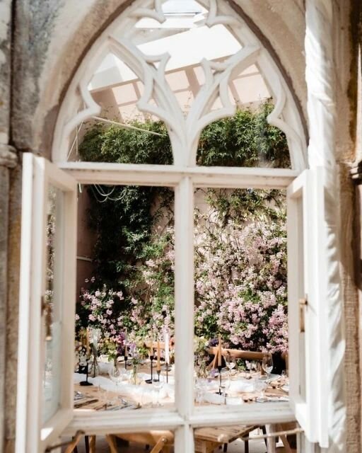 Hunkered down &amp; dreaming of clearer skies - O+S's joyous wedding @Cherrytreeskelso is transporting us to warmer days with peachy hues &amp; romantic vibes.⁠
⁠
Photo @rickybailliephotography⁠ ;@cherrytreeskelso
Florals @cherrytreeskelso + @paperwh