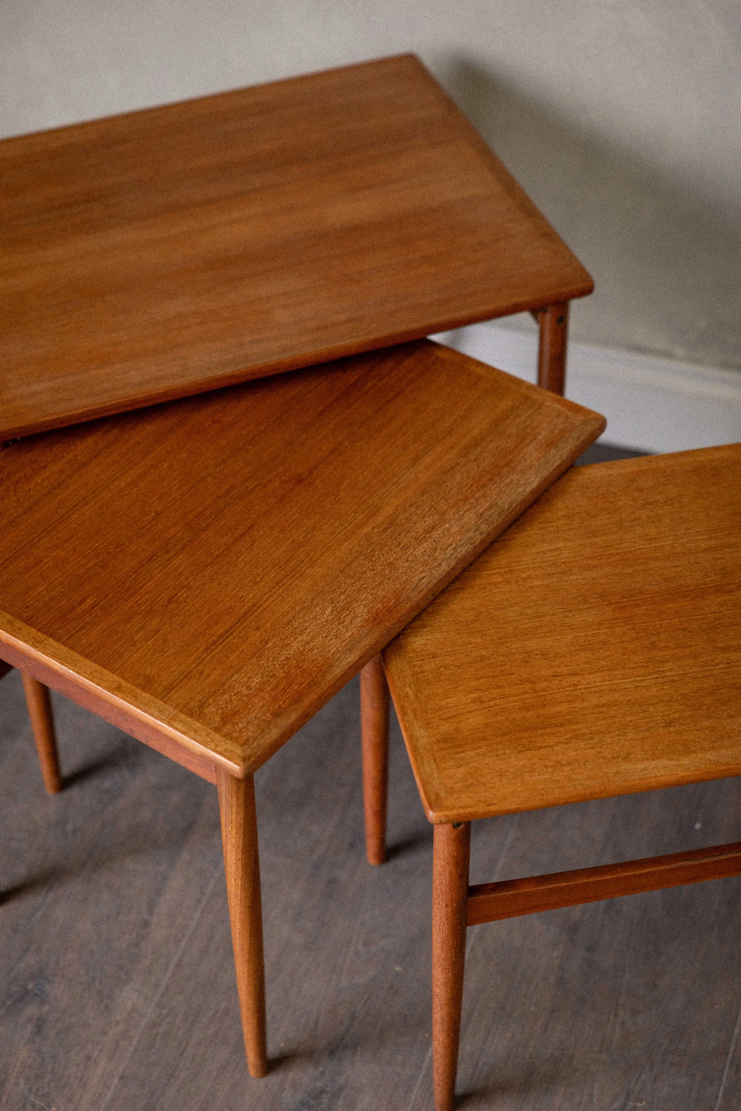 nest of tables-4.jpg