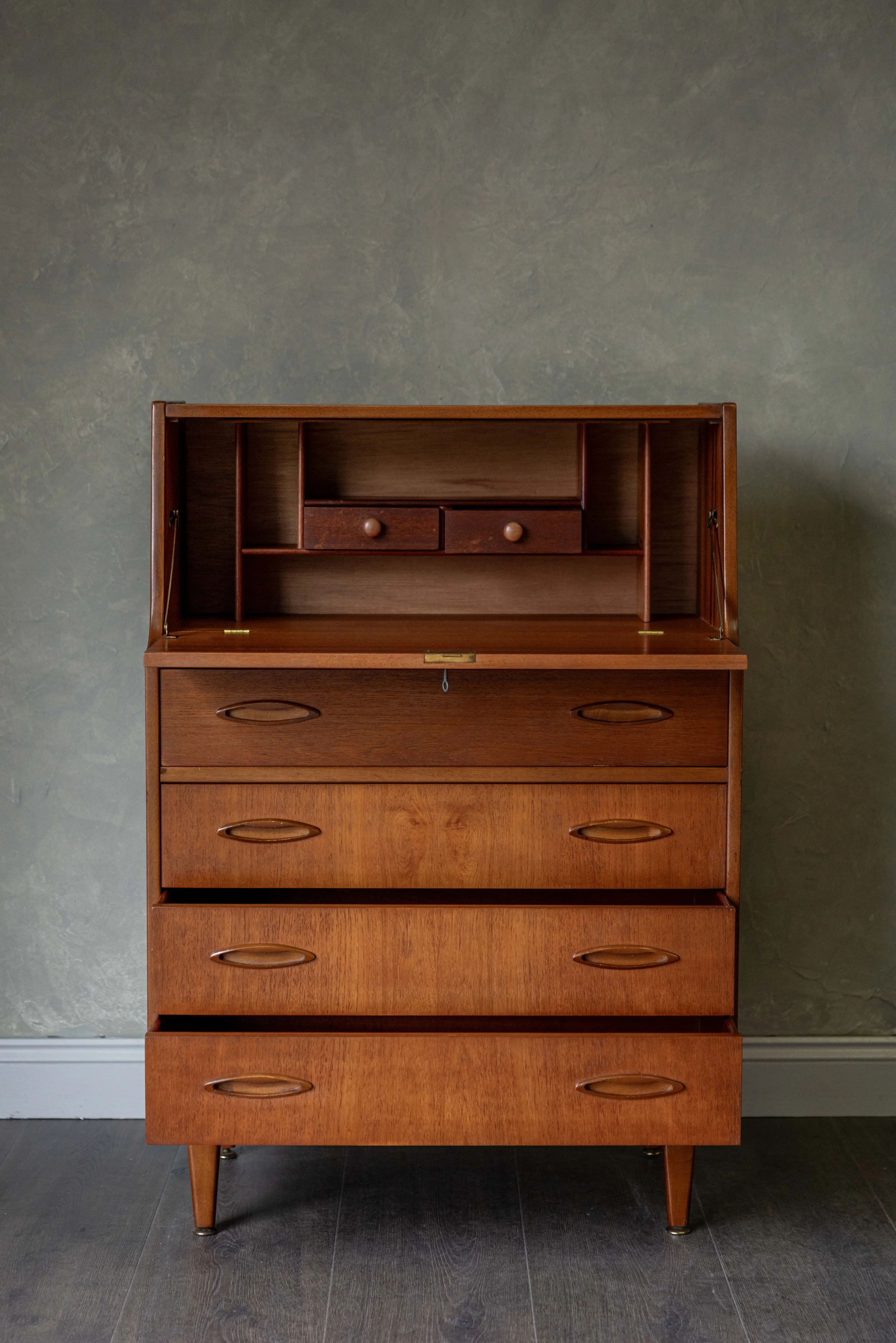 Bureau-3.jpg