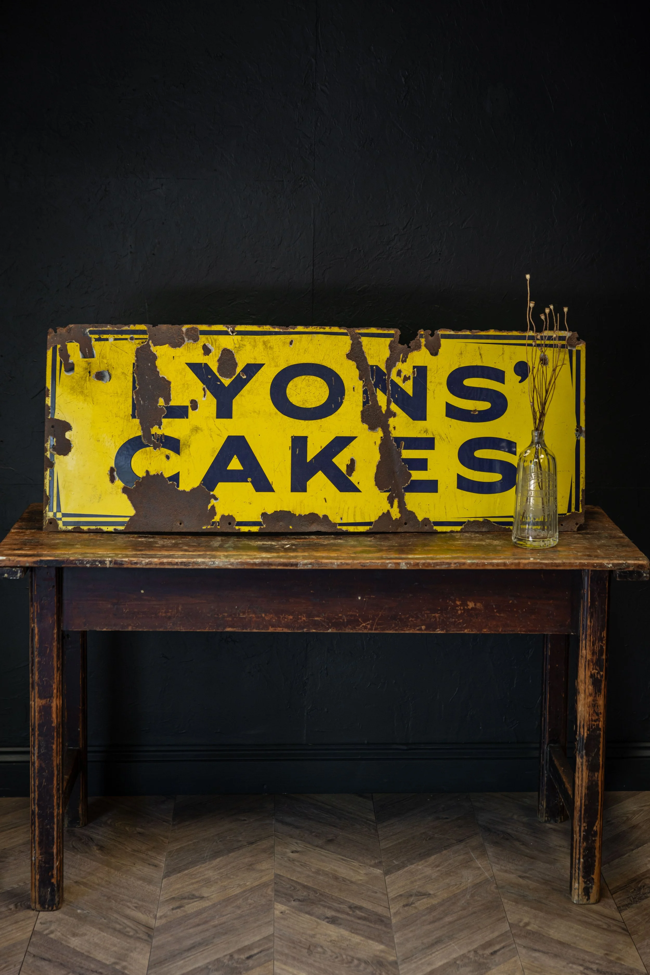 Lyons-1.jpg