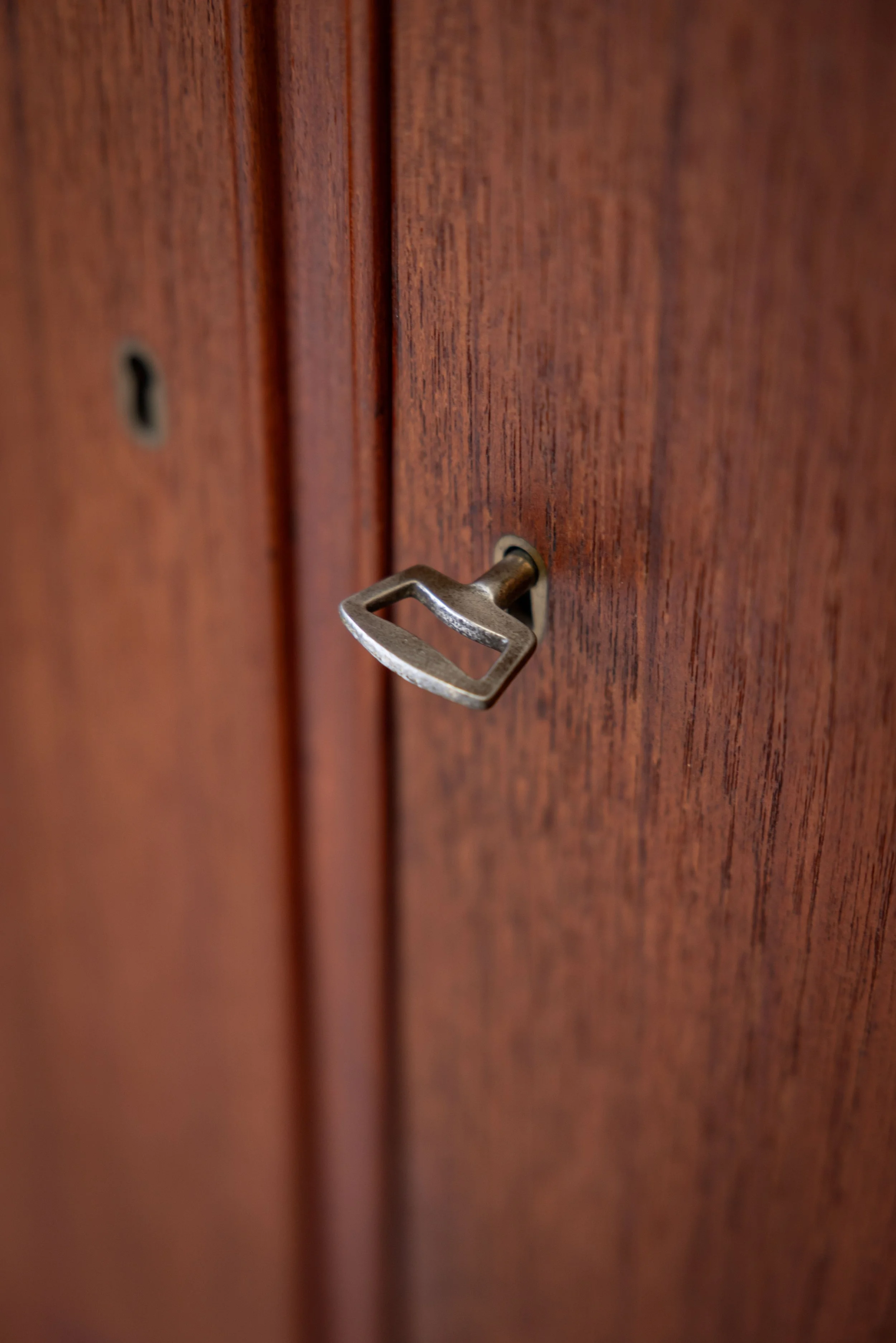 Corner cabinet-6.jpg
