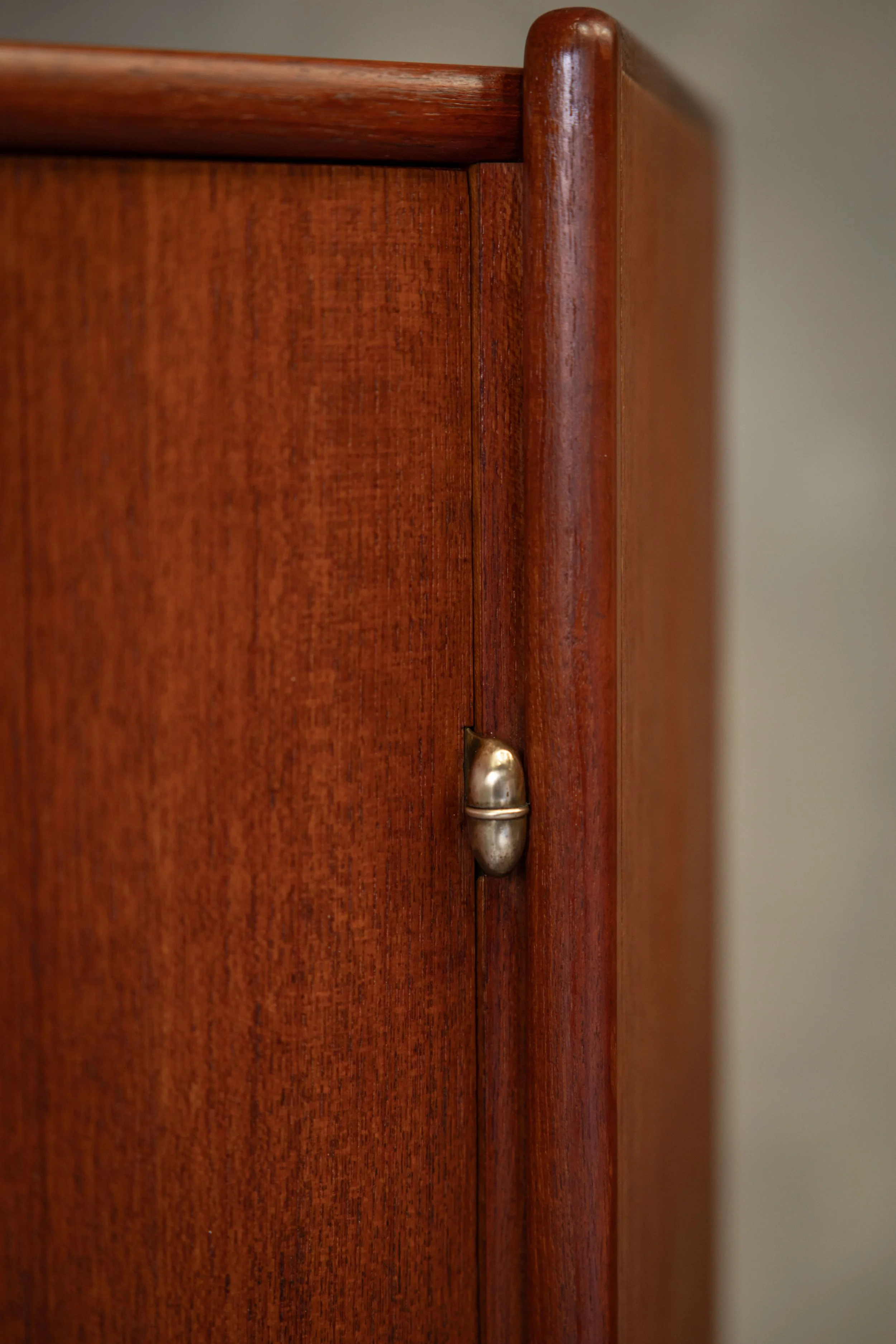 Corner cabinet-8.jpg