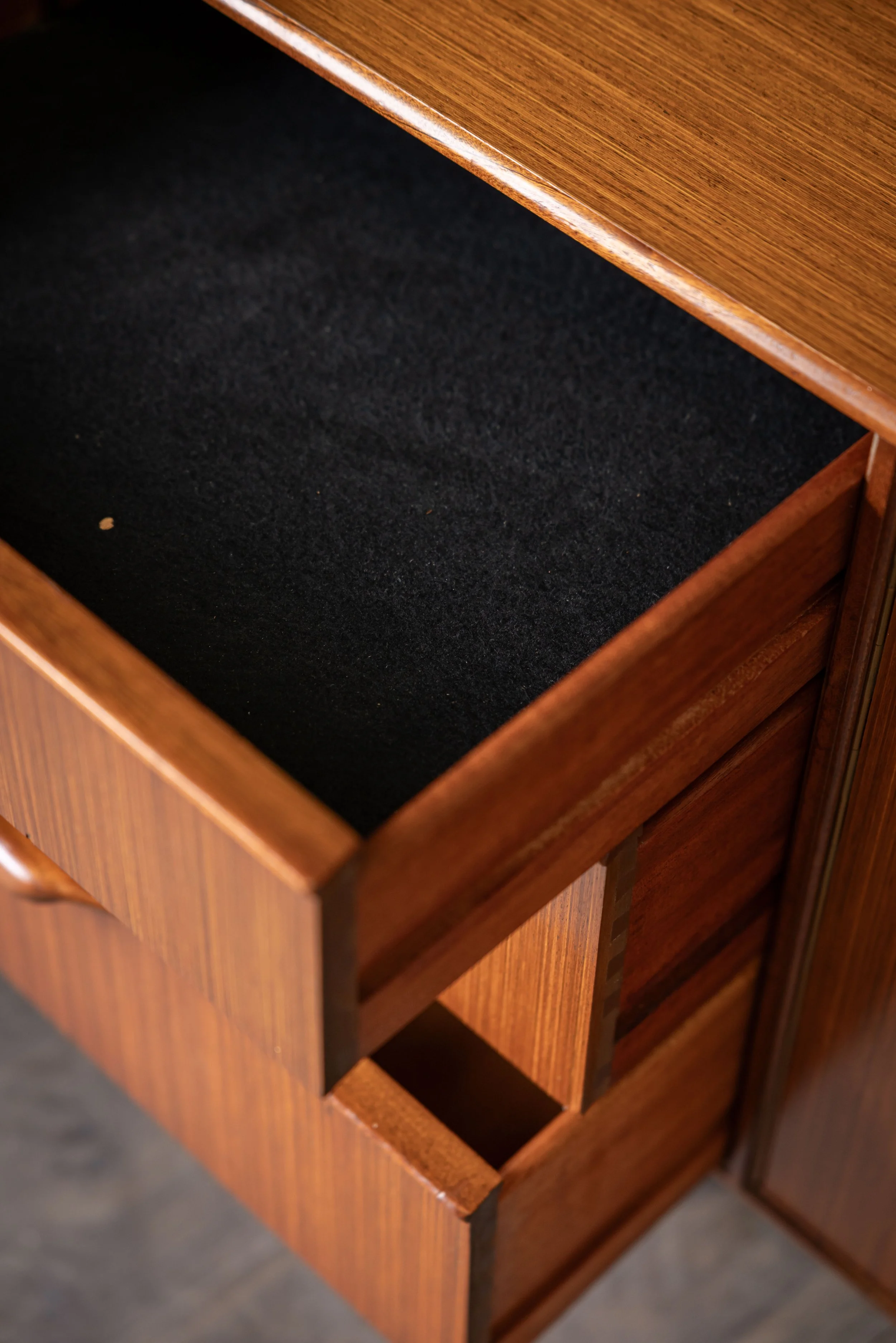 Mcintosh sideboard-7.jpg