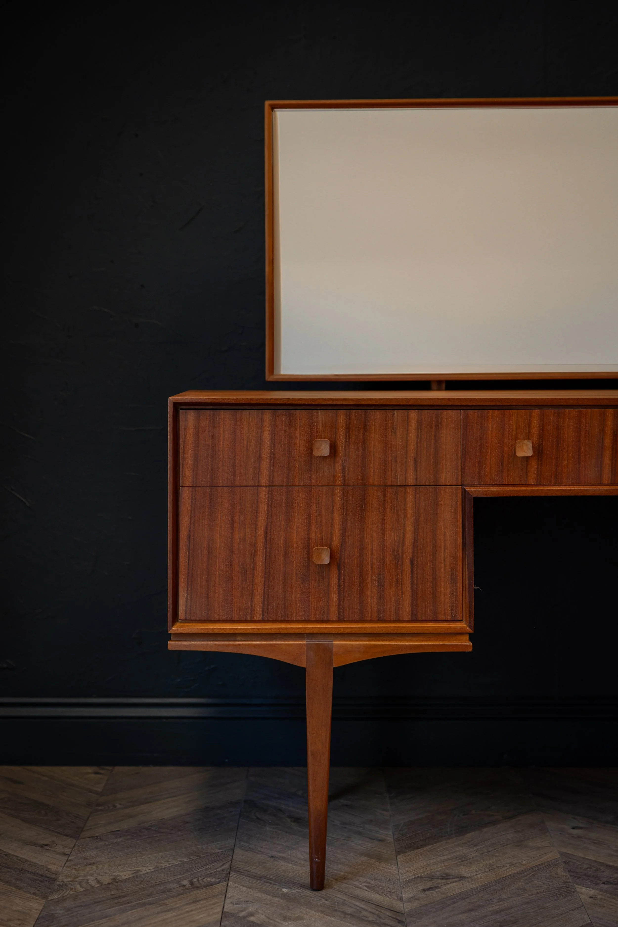 mcintosh dresser-3.jpg