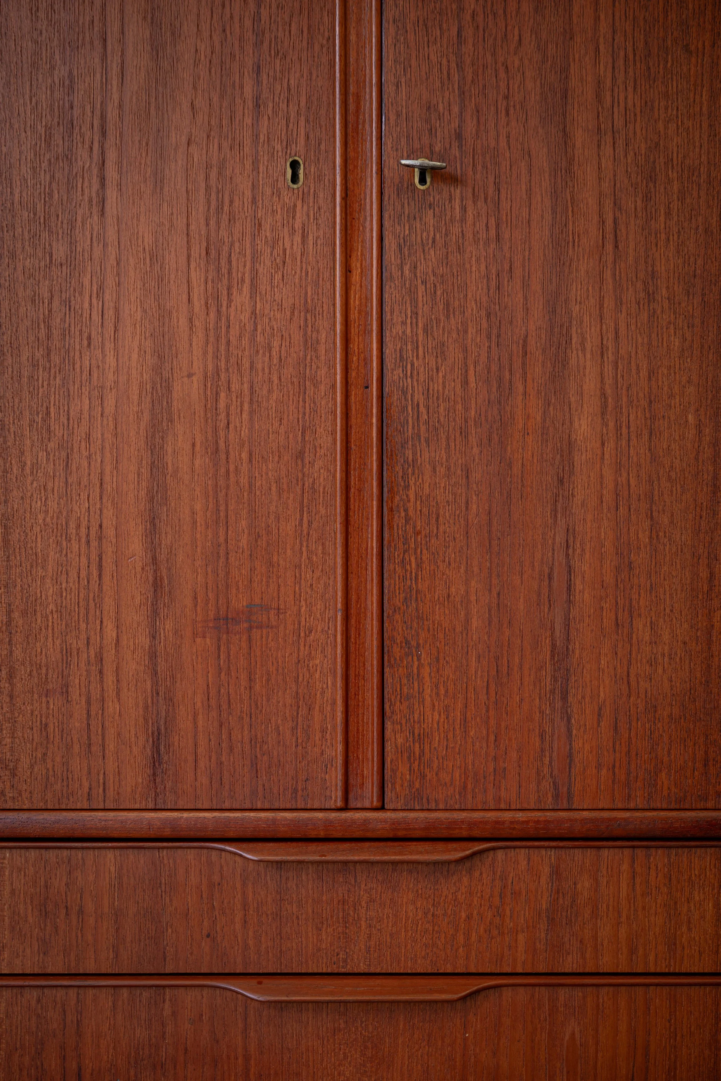 Corner cabinet-9.jpg