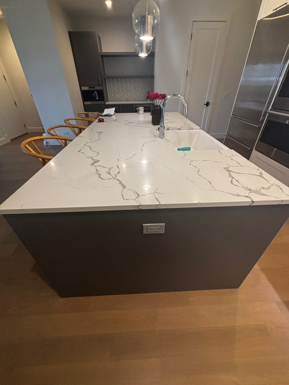 Like New Recessed Panel Kitchen with Matching Coffee Bar - Only 5 Yrs Old (3).jpeg