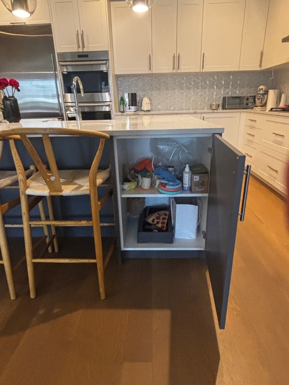 Like New Recessed Panel Kitchen with Matching Coffee Bar - Only 5 Yrs Old (10).jpeg