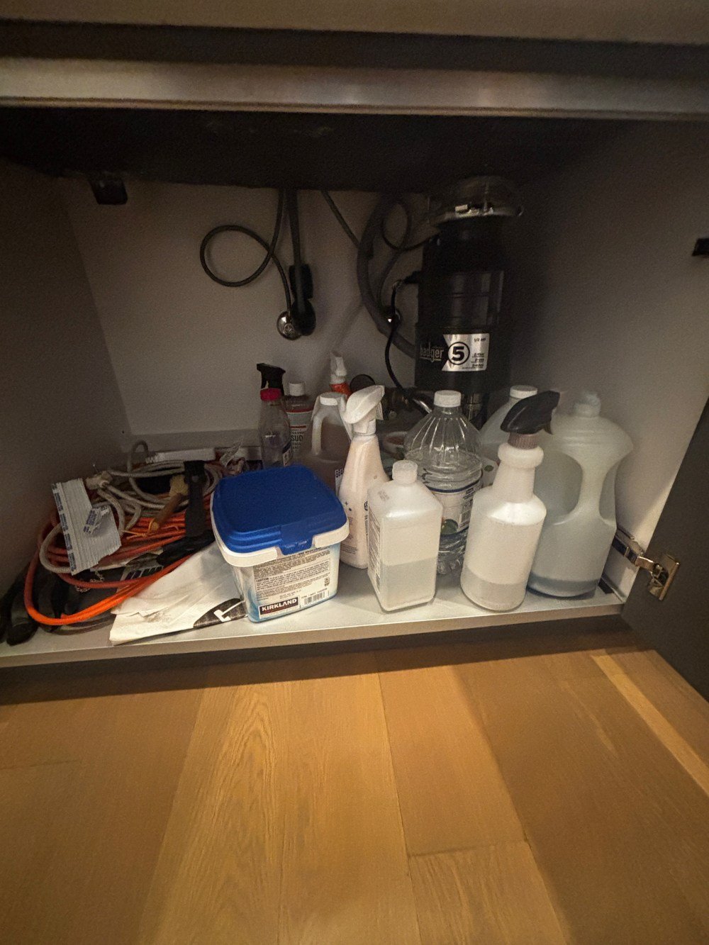 Like New Recessed Panel Kitchen with Matching Coffee Bar - Only 5 Yrs Old (17).jpeg