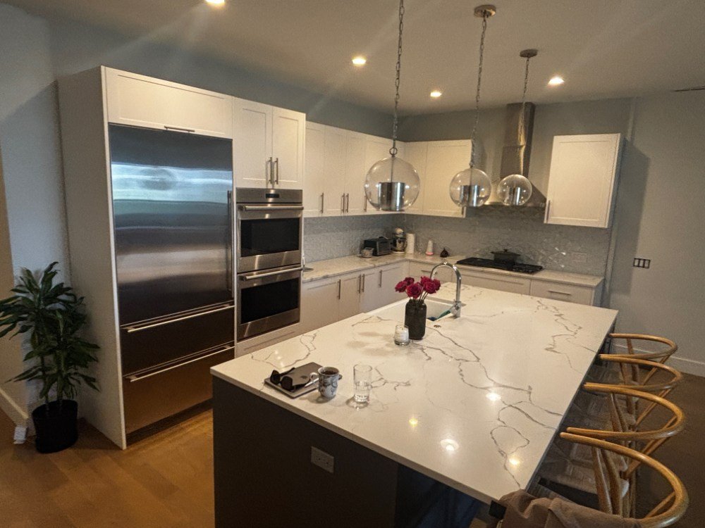 Like New Recessed Panel Kitchen with Matching Coffee Bar - Only 5 Yrs Old (18).jpeg