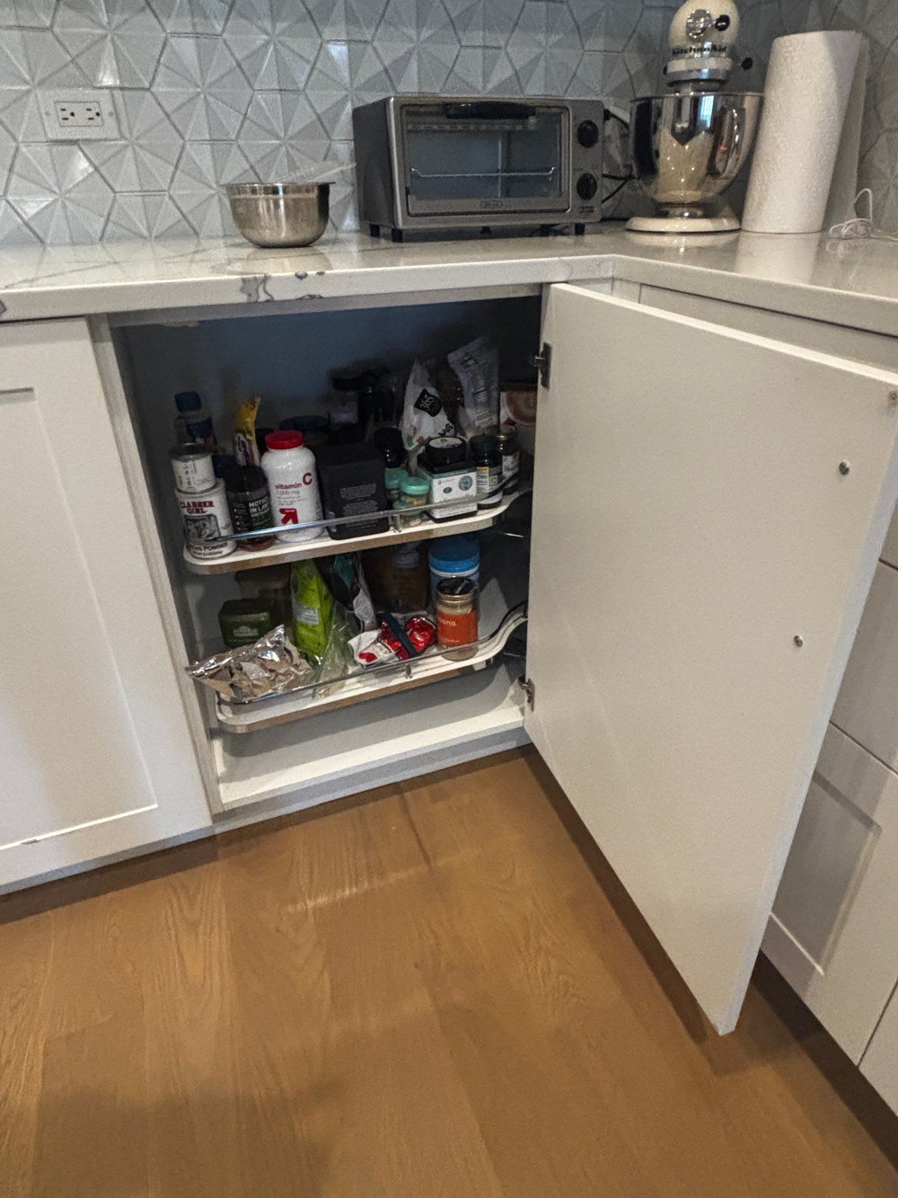 Like New Recessed Panel Kitchen with Matching Coffee Bar - Only 5 Yrs Old (19).jpeg
