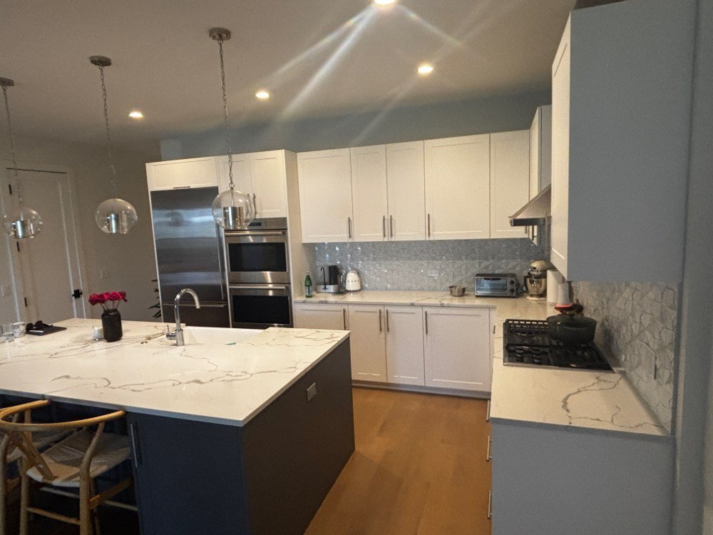 Like New Recessed Panel Kitchen with Matching Coffee Bar - Only 5 Yrs Old (20).jpeg
