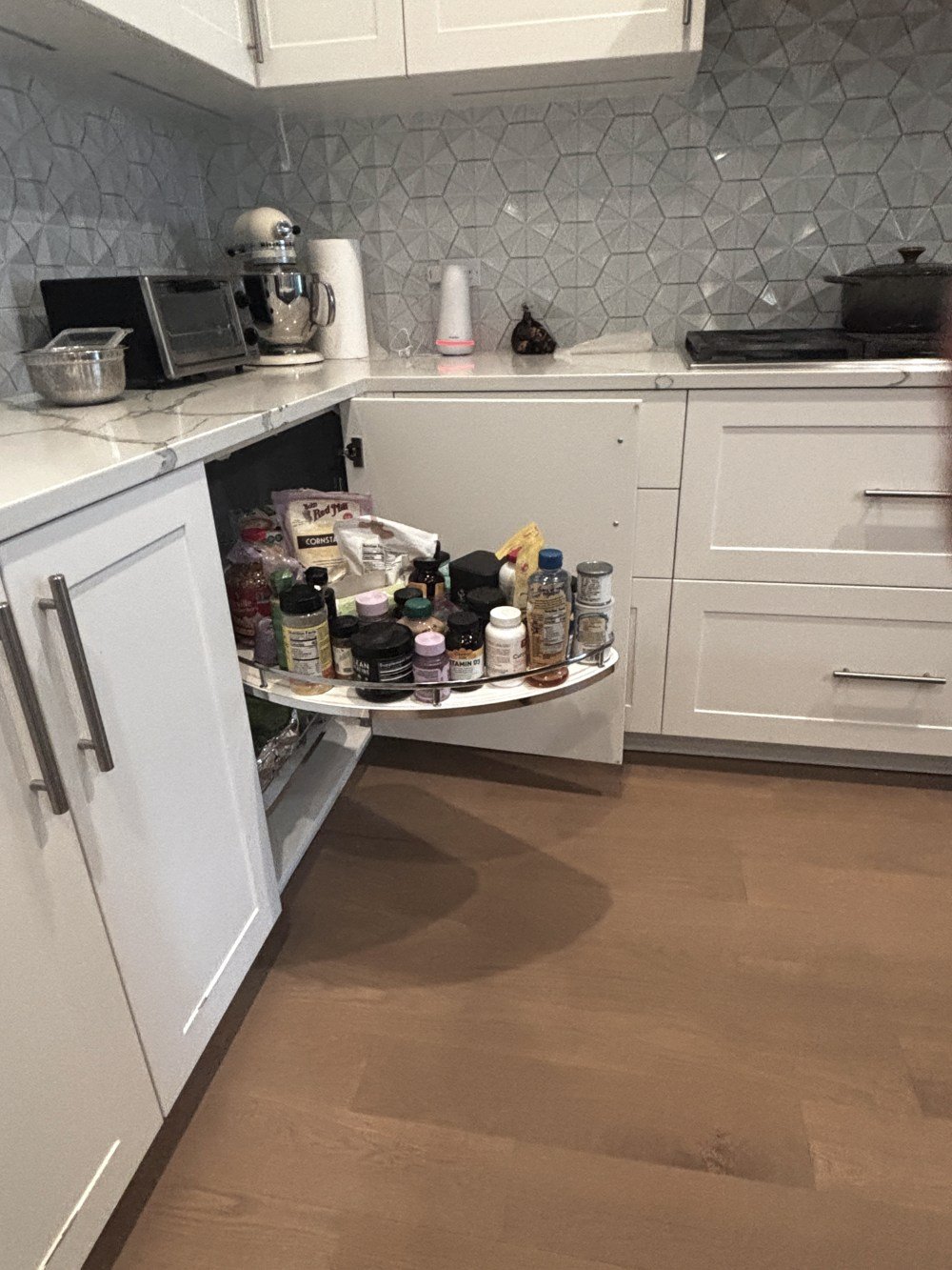Like New Recessed Panel Kitchen with Matching Coffee Bar - Only 5 Yrs Old (21).jpeg