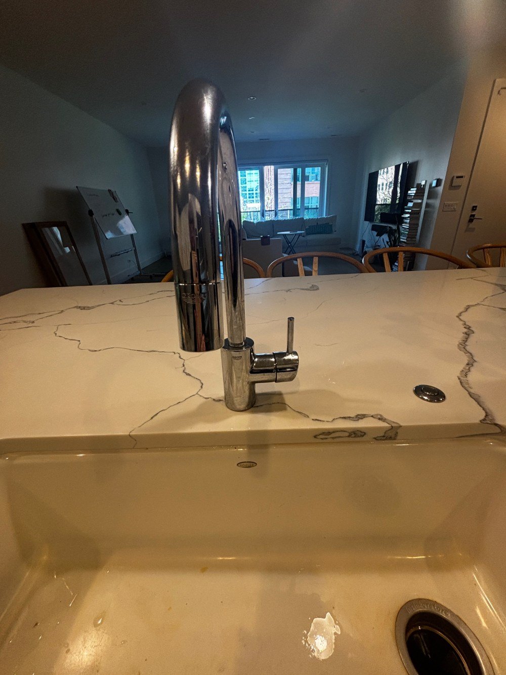 Like New Recessed Panel Kitchen with Matching Coffee Bar - Only 5 Yrs Old (24).jpeg