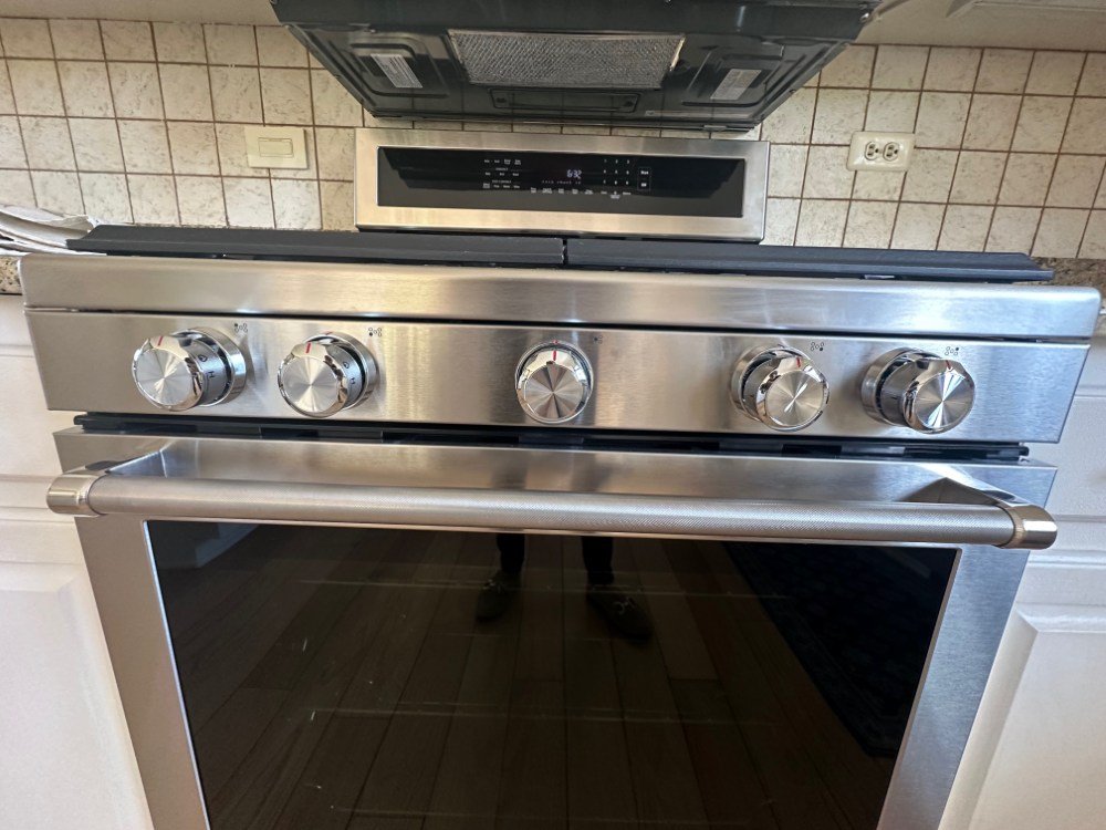 KitchenAid Gas Range - Only 1 yr old - Like new condition (5).jpeg