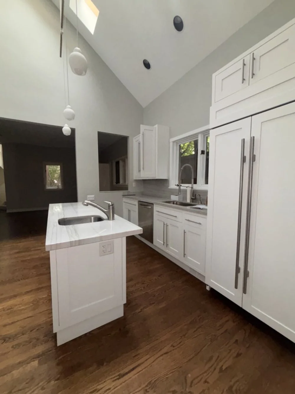 White Shaker Kitchen with Pantry Wet bar & Appliances (36).jpeg