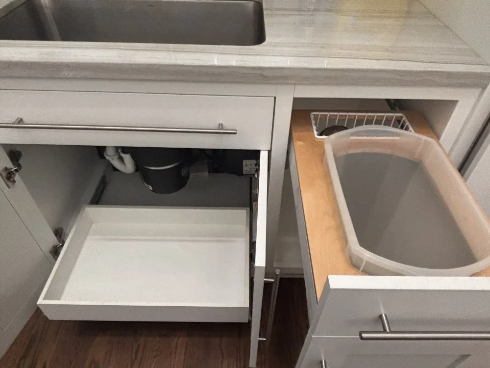 White Shaker Kitchen with Pantry Wet bar & Appliances (10).jpeg