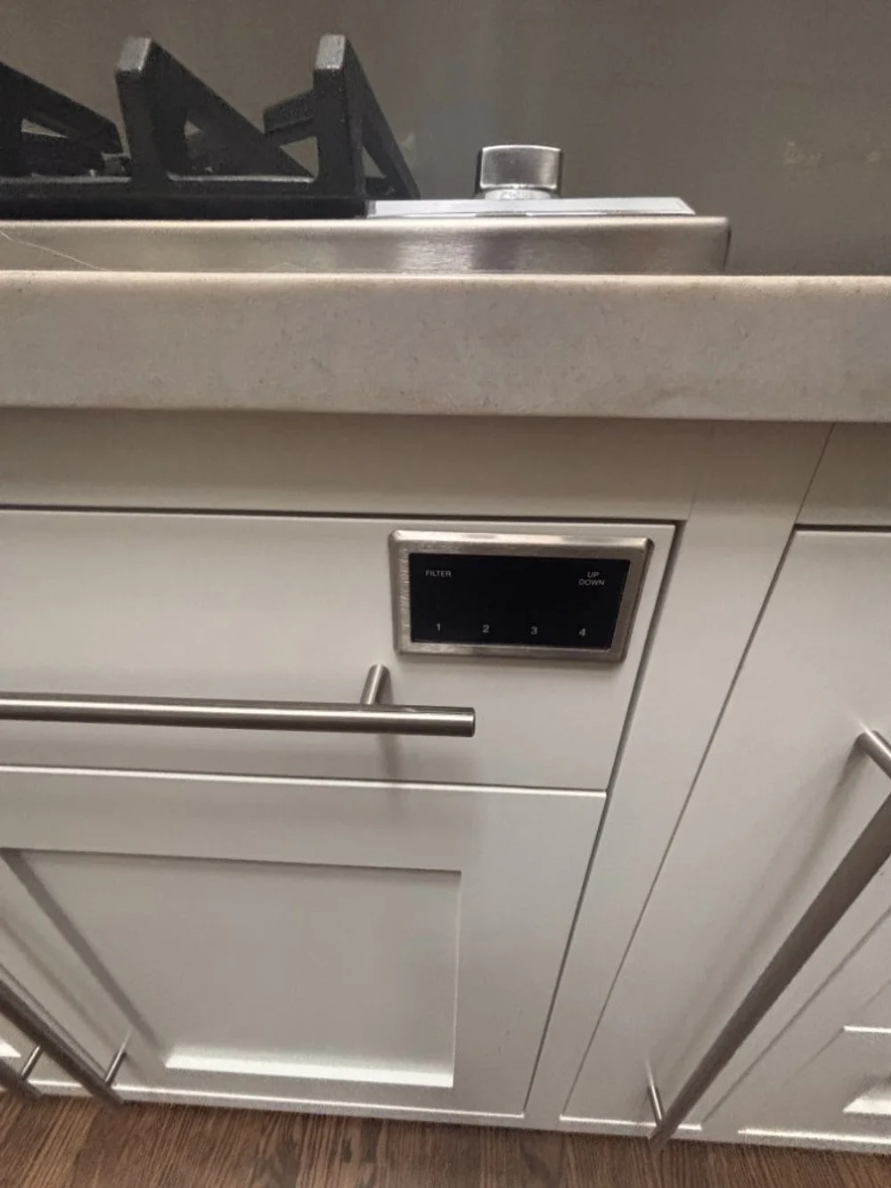 White Shaker Kitchen with Pantry Wet bar & Appliances (11).jpeg