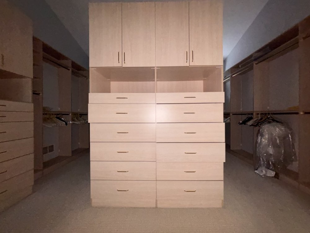 Walk In Primary Closet (4).jpeg