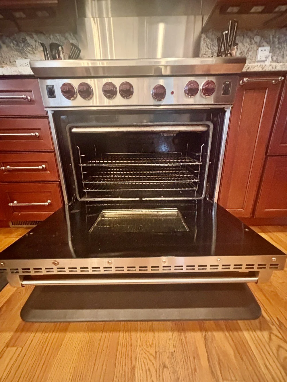 Wolf 36 Gas Range with Vent Hood Exhaust Fan (10).jpeg