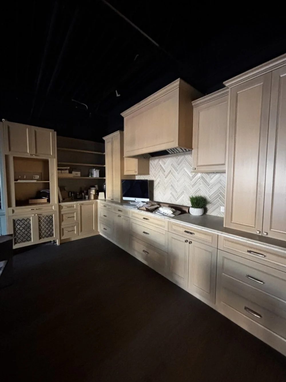 Beautiful Cérused Oak  Kitchen Cabinetry with Quartzite Countertop (12).jpeg