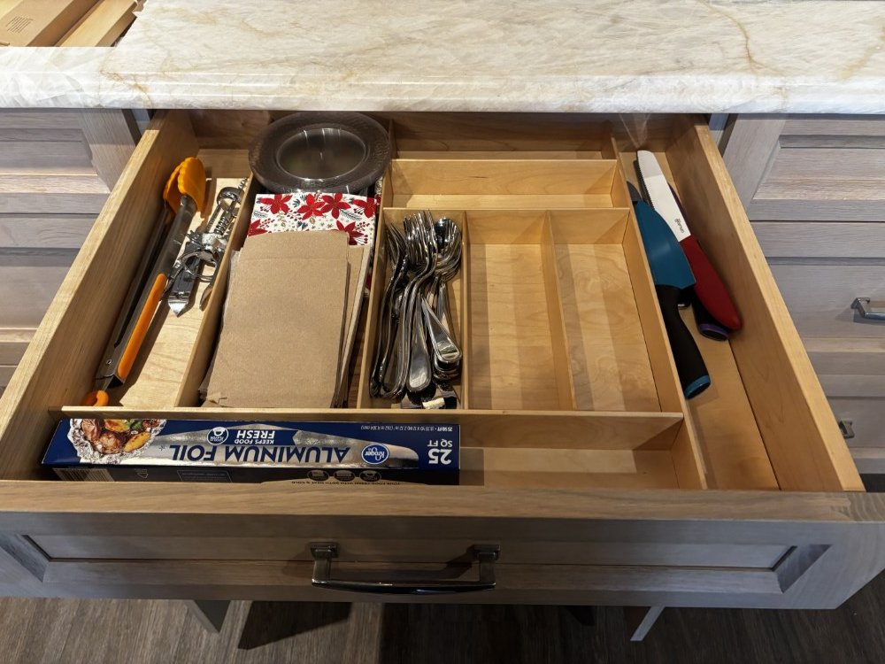 Beautiful Cérused Oak  Kitchen Cabinetry with Quartzite Countertop (5).jpeg